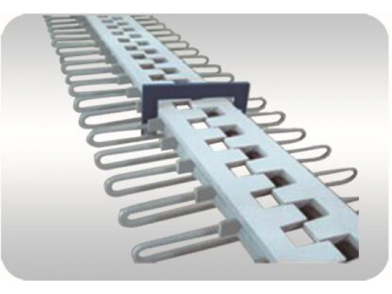 Steel and combing plate-assembly expansion joints